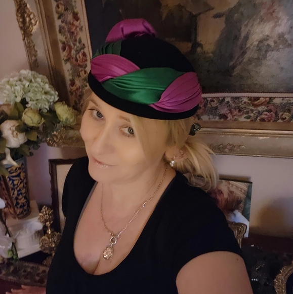 Anita Pineault Vintage 1960s Wool Cocktail Hat Black with Pink & Green Satin - Picture 3 of 6